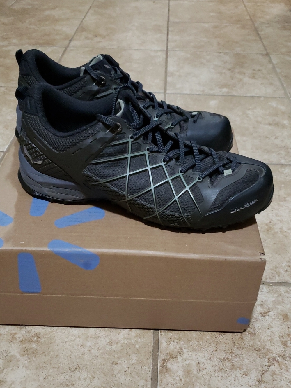Discontinued Salewa Wildfire Approach Shoes Men’s Sz 11